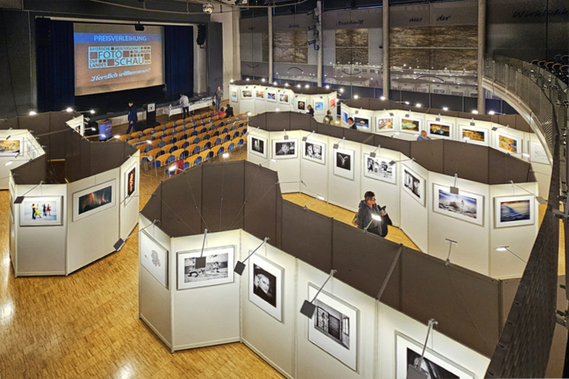 Schon beim Eintreten in den Stadtsaal ist man sprachlos Schon beim Eintreten in den Stadtsaal ist man sprachlos