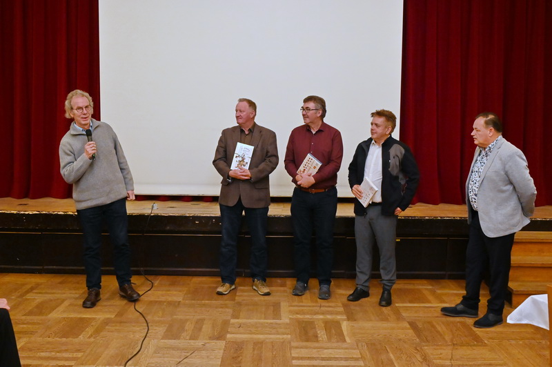 Hartmut Faustmann kündigt wieder eine Bücherspende aus Berlin an! Hartmut Faustmann kündigt wieder eine Bücherspende aus Berlin an!
