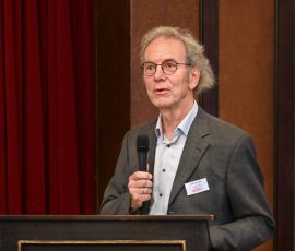 als letzter Redner geht Hartmut Faustmann auf den Fotoclub ein